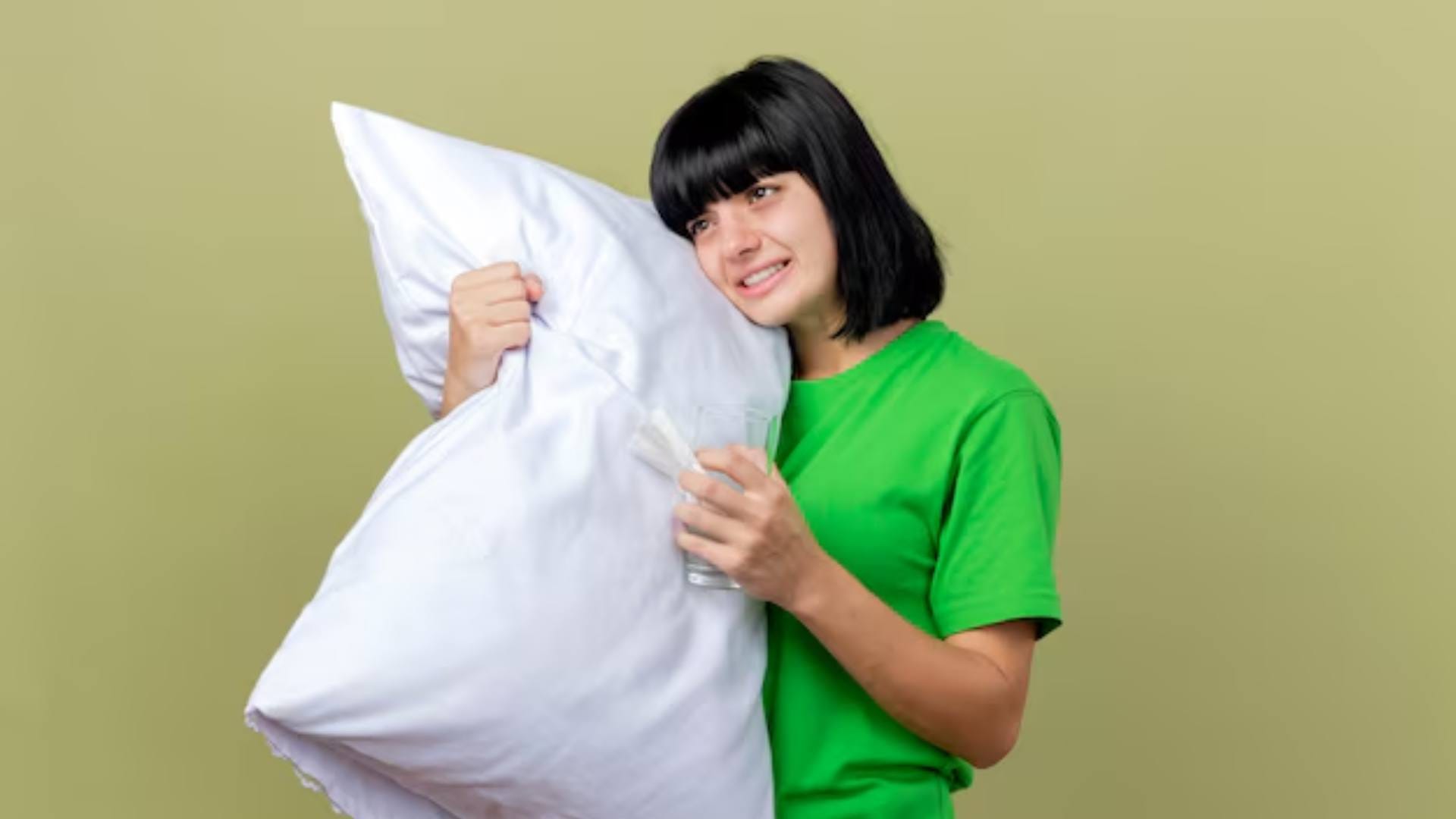 Keep the pillow cover clean otherwise it can harm your health know after how many days you should change it