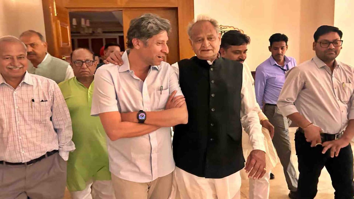 Jaipur News: Former CM Ashok Gehlot expressed displeasure with the government in the assembly