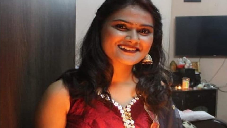 Ghaziabad Teacher Anvita Sharma Dies by Suicide Leaves Heartbreaking Note for Husband UP News In Hindi