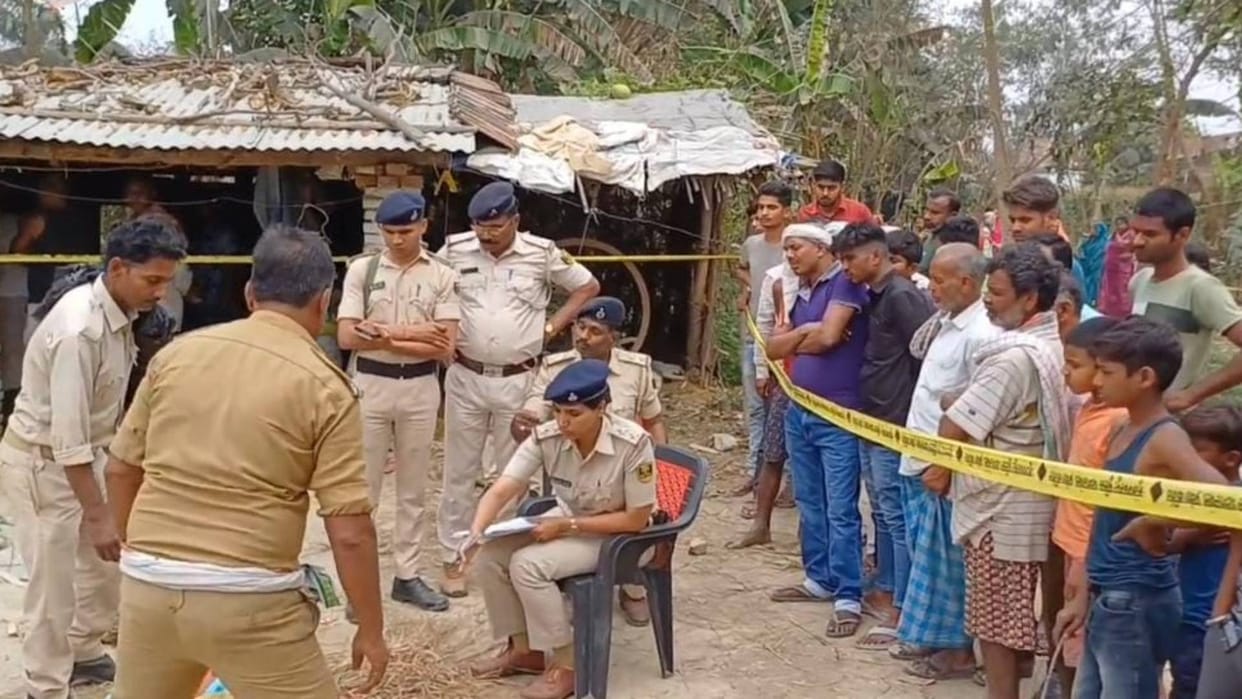 Crime in Bihar Elderly woman murdered by slitting her throat in Muzaffarpur many deep injury marks found body