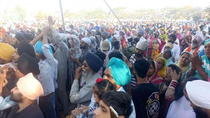 Dehradun Jhanda Mela Nagar Parikrama  started from Sri Darbar Sahib Shri Jhande Ji Watch Photos