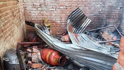 House caught fire due to cylinder explosion in Sahastradhara Road Dehradun News in hindi