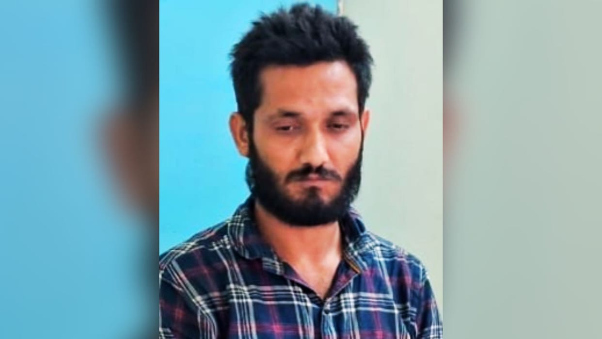 Smuggler arrested with ganja worth 70 lakhs rupees in azamgarh STF took action