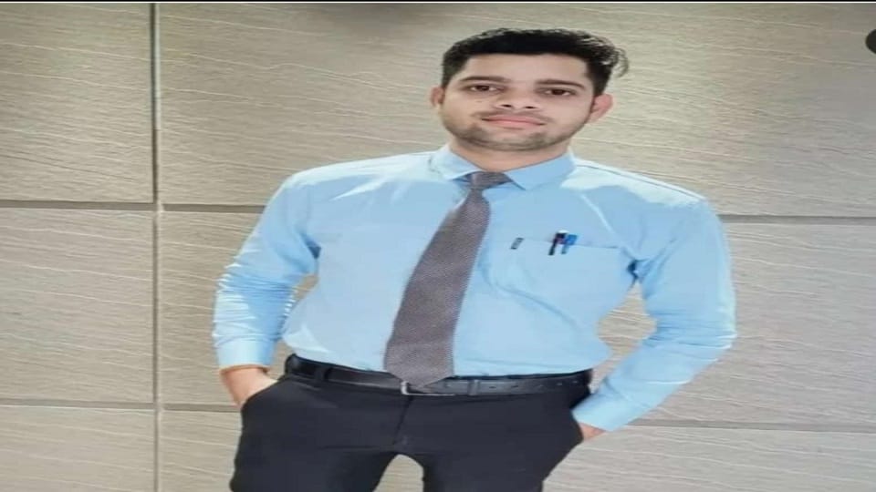 Body of MR missing for three days found in hotel had lost lakhs of rupees in online game in Raigarh