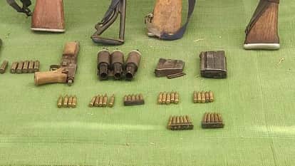 Four Naxalites including a woman killed in encounter huge amount of weapons recovered in Kanker