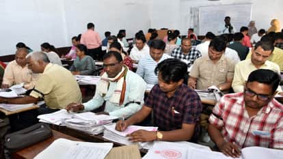 UP Board: Evaluation of Class 10 and 12 answer sheets will begin tomorrow at 250 centers across the state; 1.5