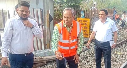 Mega block for repairs 74 trains cancelled 150 affected only 12 additional buses available passengers troubled