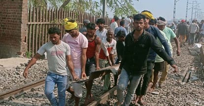 Mega block for repairs 74 trains cancelled 150 affected only 12 additional buses available passengers troubled