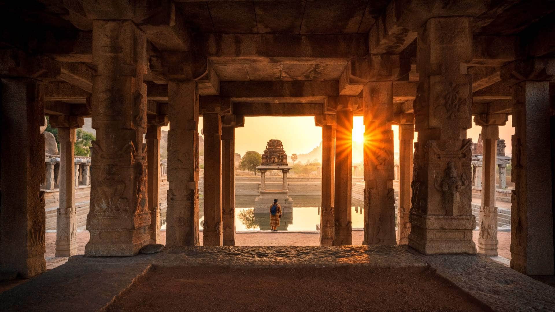 Mysterious Mahalaxmi Temple in Ratlam Where Devotees Gets Gold and Silver Jewellery Know Significance
