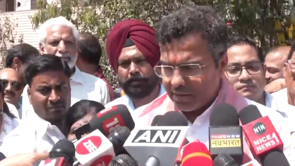 Delhi minister suspends executive engineer, says officials became 'thick-skinned' in past 10 years