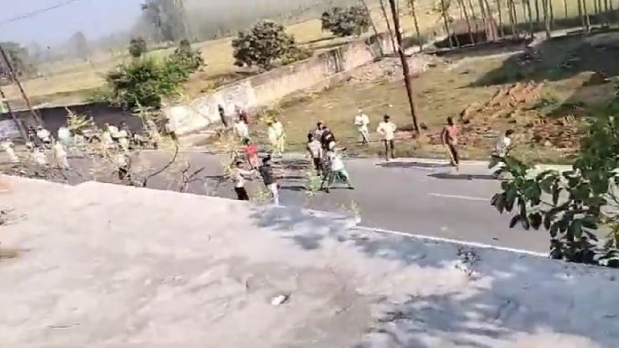 Namazis clashed in Bhojipura Bareilly