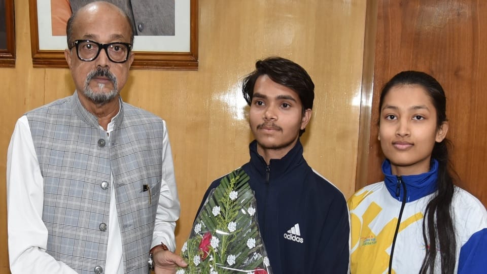 Governor Deka gave financial assistance of Rs. 25,000 each to participants selected for World Yoga Competition