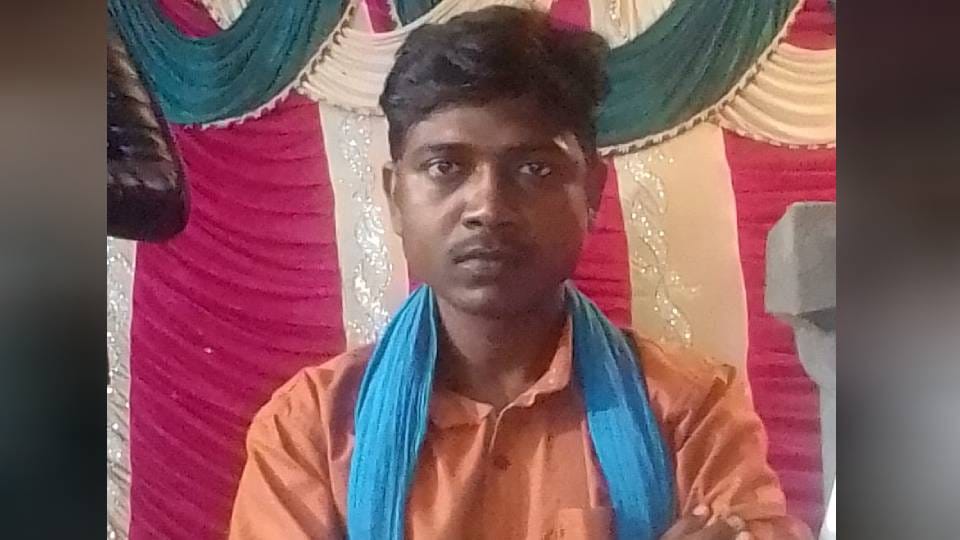 Brick kiln wall collapsed in Ambedkar Nagar Laborer died after being buried under hot debris