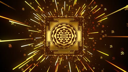 Astro Tips Shree Yantra Sthapana vidhi Shree Yantra Niyam and Labh of Keeping it in the Home