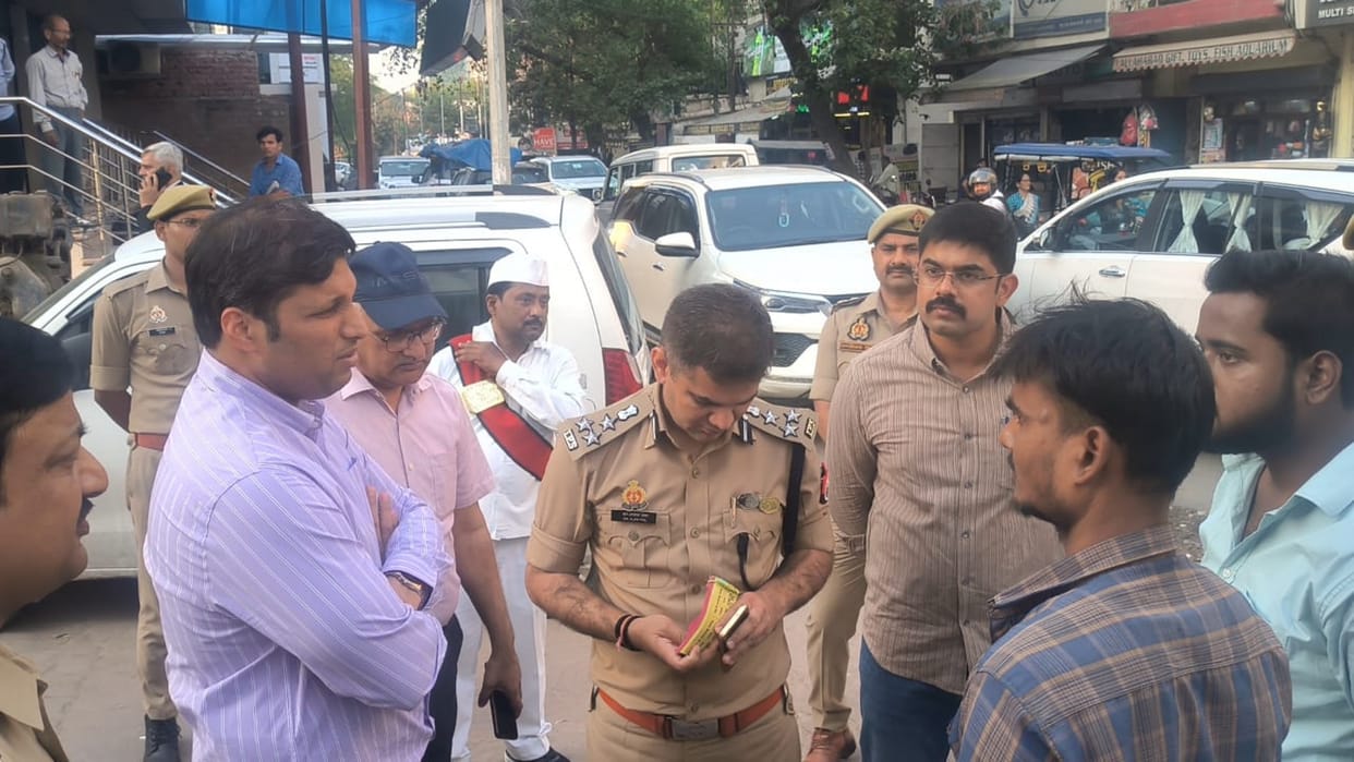 Prayagraj: DM raids illegal parking spots, nine detained