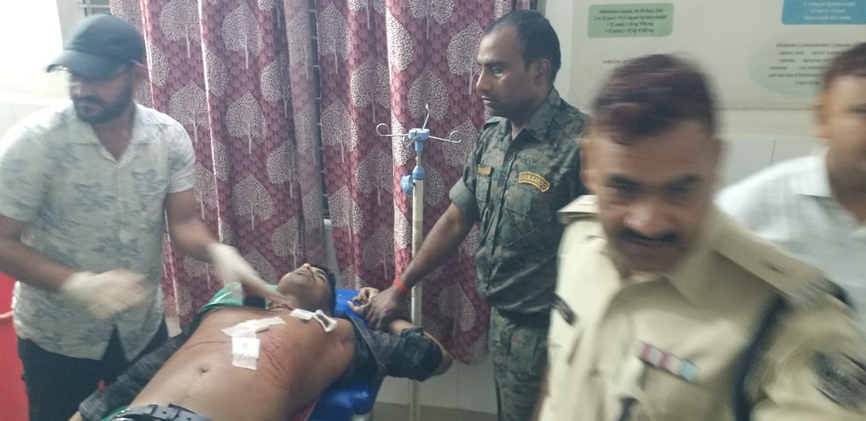 Bihar News : STF Bihar Police encounter in araria punrea tanishq robbery case, accused was shot