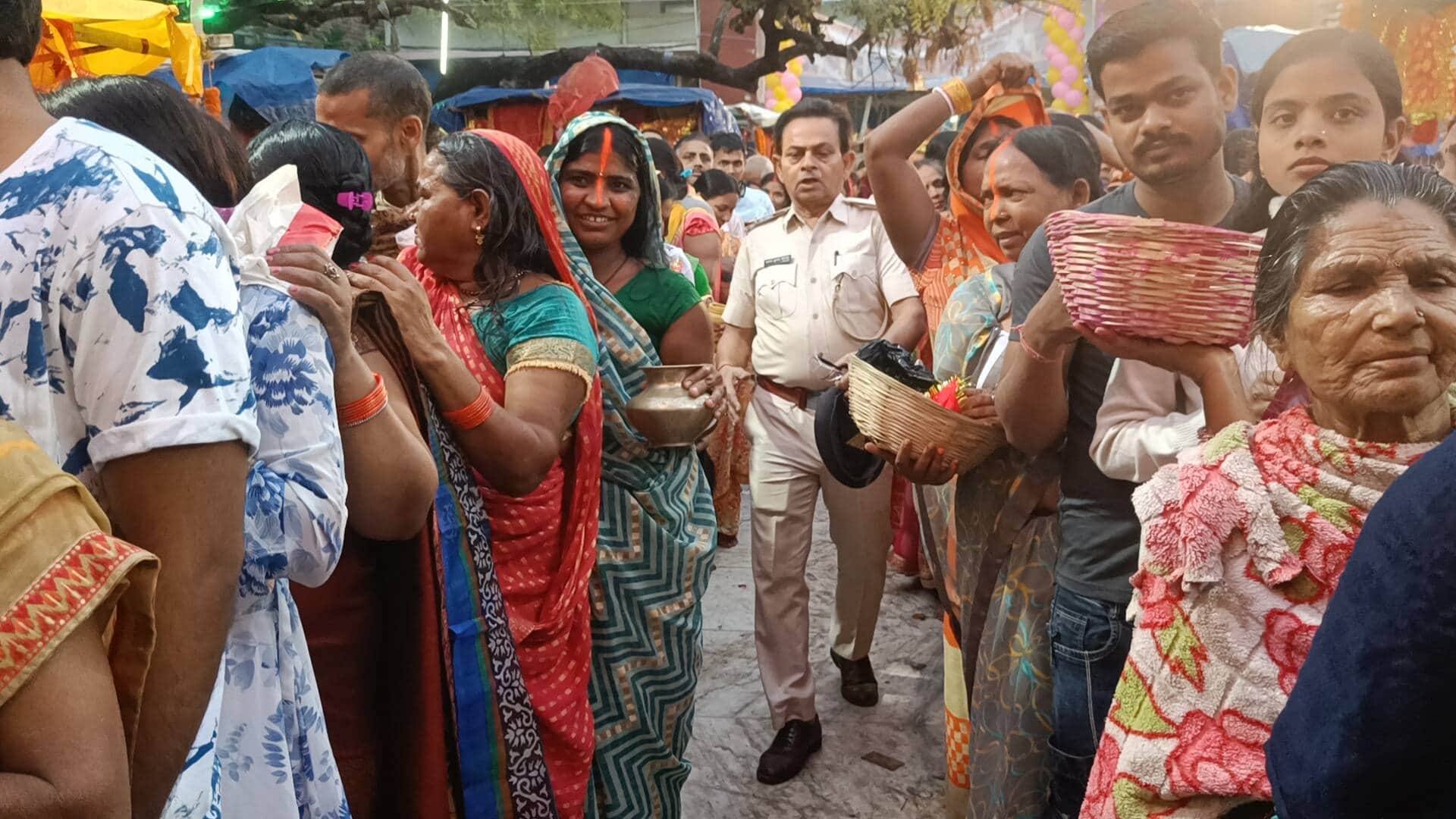 Sheetla Ashtami Huge crowd of devotees gathered in Maghra village of Bihar Sharif on Sheetla Ashtami see photo