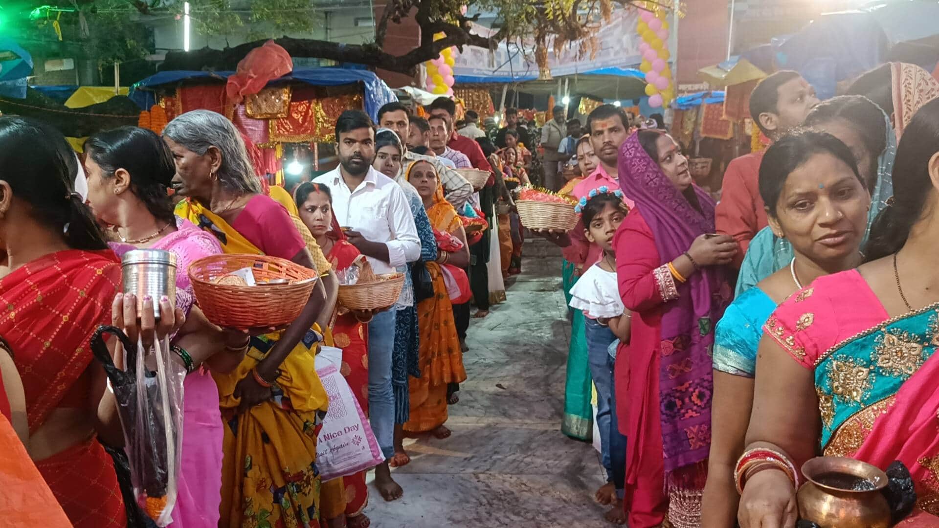 Sheetla Ashtami Huge crowd of devotees gathered in Maghra village of Bihar Sharif on Sheetla Ashtami see photo