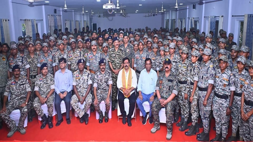 Home Minister while interacting with the soldiers said I came to Bijapur by road due to the strength of your a