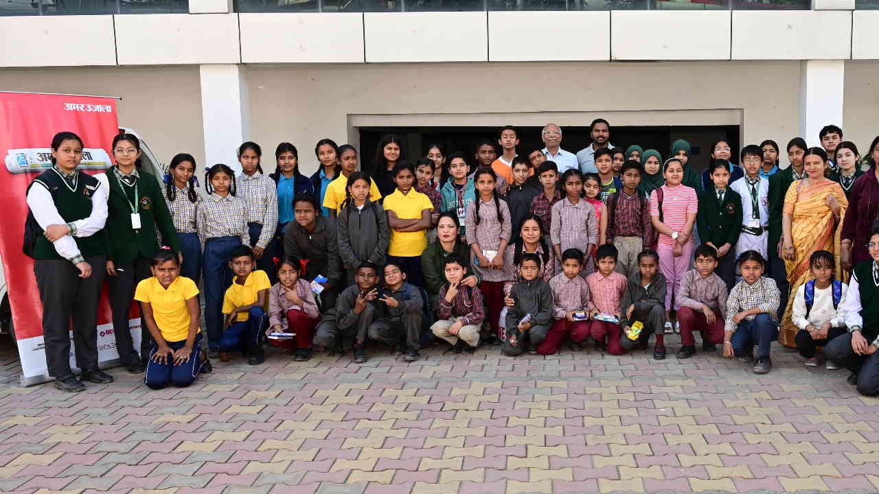 Jal hai to Kal hai painting competition organized by Amar Ujala Children showed their creative skills