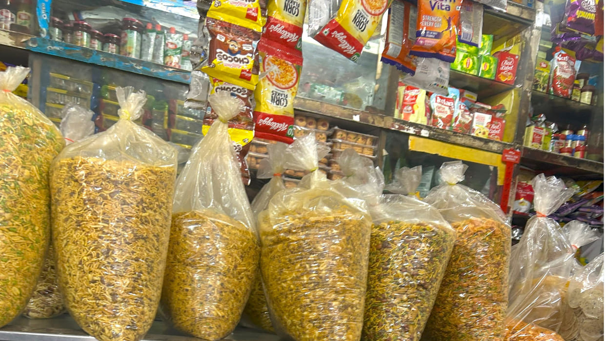 Adulteration game in Gorakhpur, making vermicelli from wheat and rice, adulterating spices