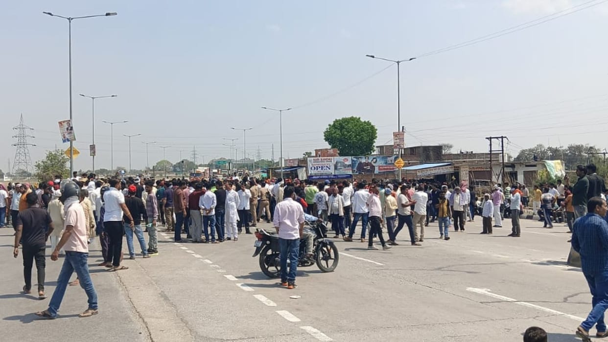 Ghazipur double murder Family members refuse to cremate dead bodies of Anurag and Aman