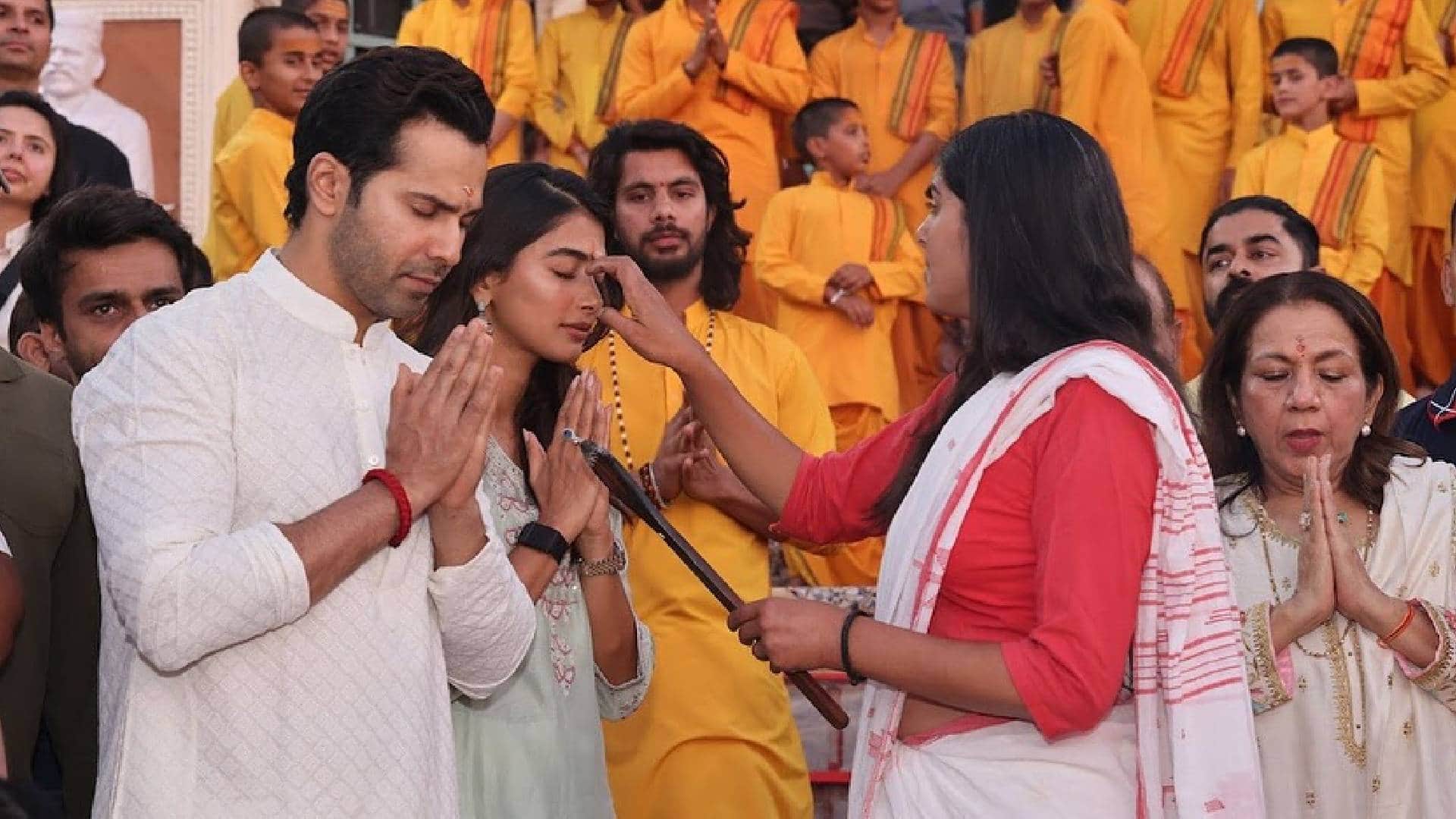 Hai Jawaani Toh Ishq Hona Hai Shooting in Rishikesh varun dhawan pooja hegde performs aarti Aarti pics viral