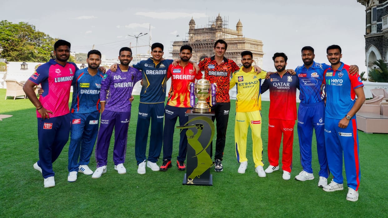 IPL 2025 Playoffs Qualification Scenario Teams Ranking Points Table Update Rajasthan Out, CSK vs SRH Match