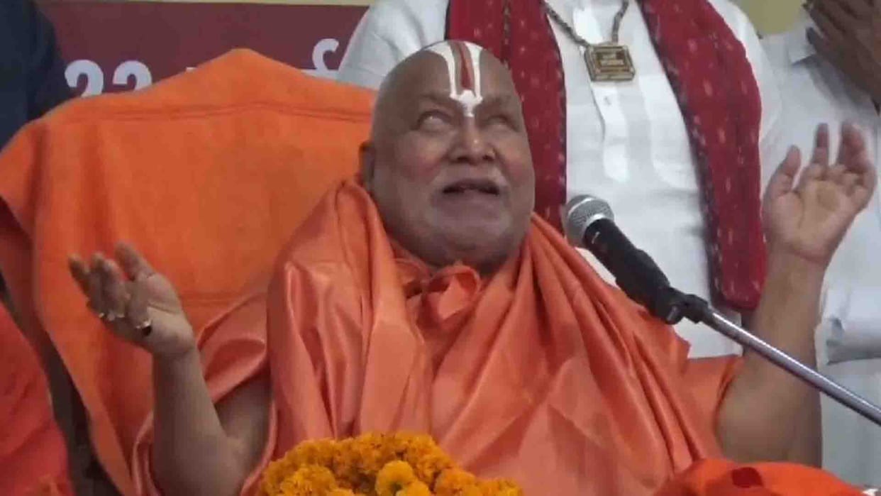 Rambhadracharya said that if Akhilesh Yadav comes to me, I will give him Guru Diksha