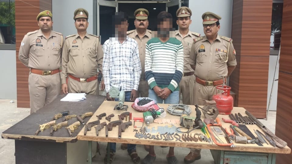 Police caught illegal arms factory in Aligarh