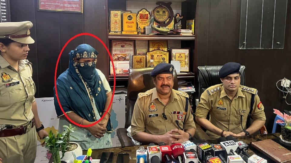 In Ghaziabad daughter-in-law killed her father-in-law by beating him with a bat