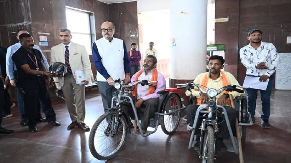 राज्यपाल रमेन डेका