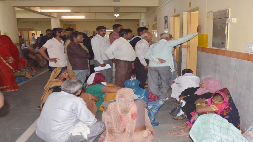 In Deen Dayal Joint Hospital, prescription made for five rupees instead of one