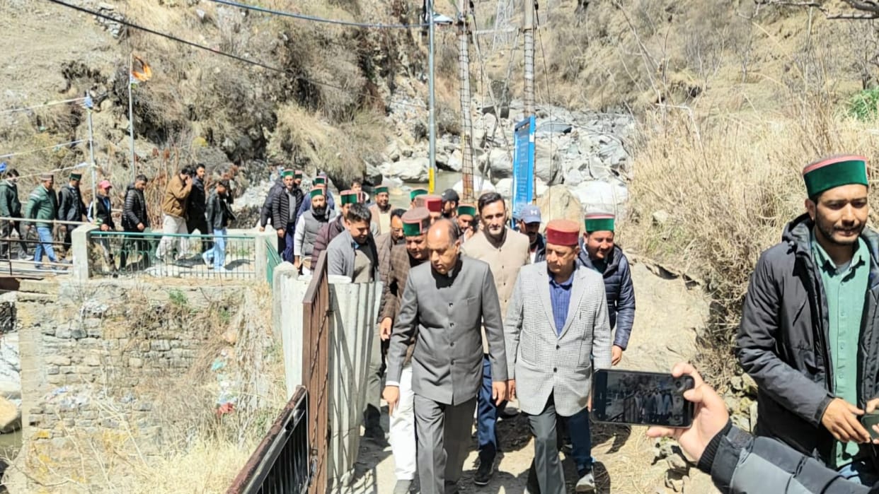 Leader of Opposition Jairam Thakur and BJP State President reached Kinnaur to meet the family members of Vimal
