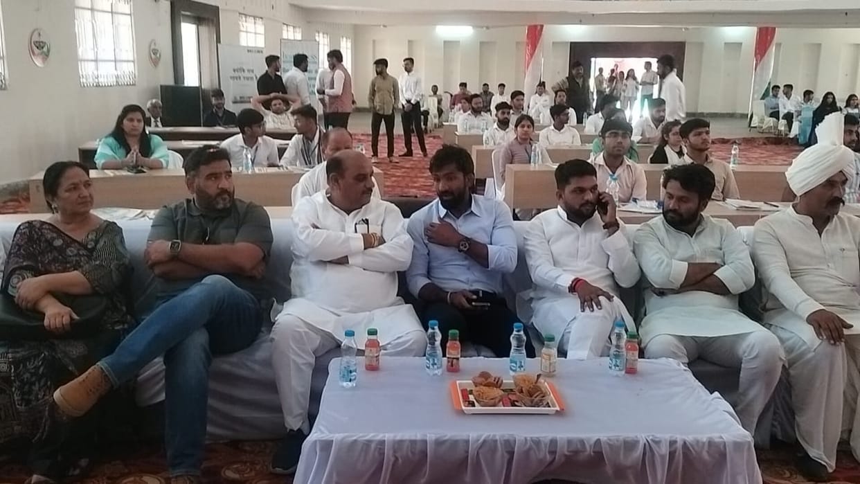 Olympian Yogeshwar Dutt reached the Youth Student Parliament in Rohtak, inspired youth against drug addiction