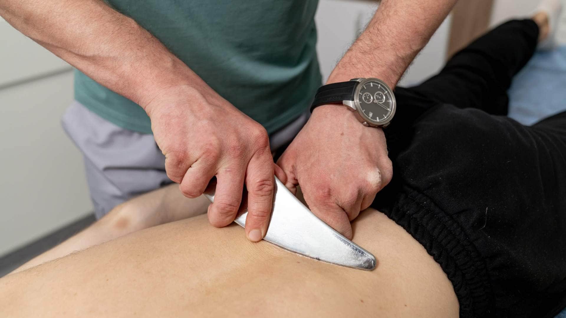 Country Uses Knives Instead of Hands for Massage Know About Ancient Origin Facts in Hindi