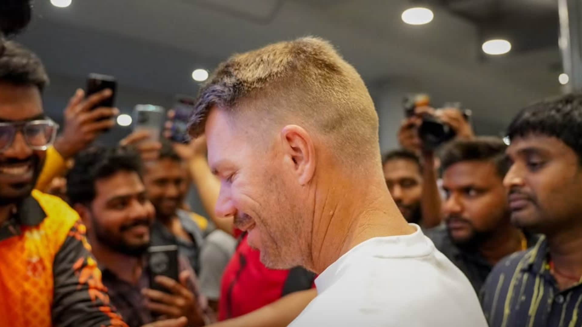David Warner warm welcome in Hyderabad to promote south actor Nithiin movie Robinhood by Venky Kudumula