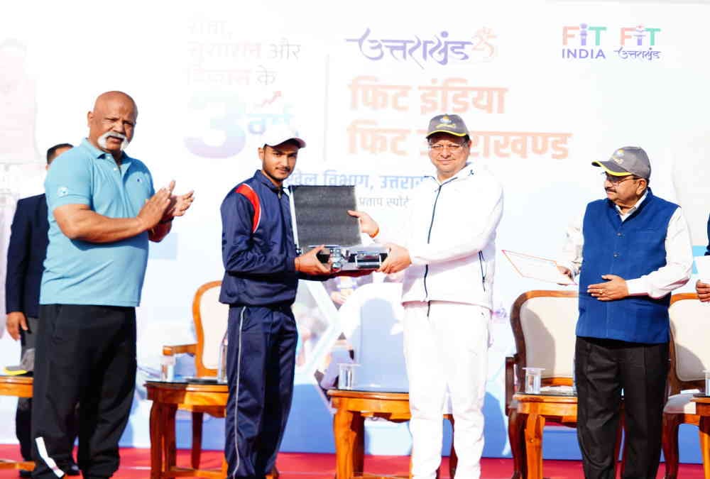 Dhami Government Three Years: CM flagged off Fit India Run Doing Pushups and Appeal youth to de-addiction