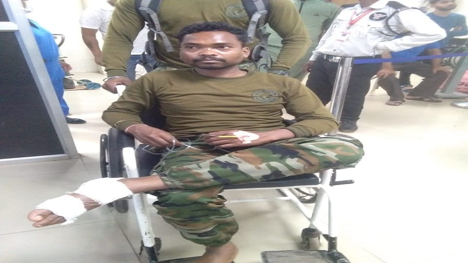 Soldiers had gone out for search got injured their leg after falling into a spike hole in Jagdalpur