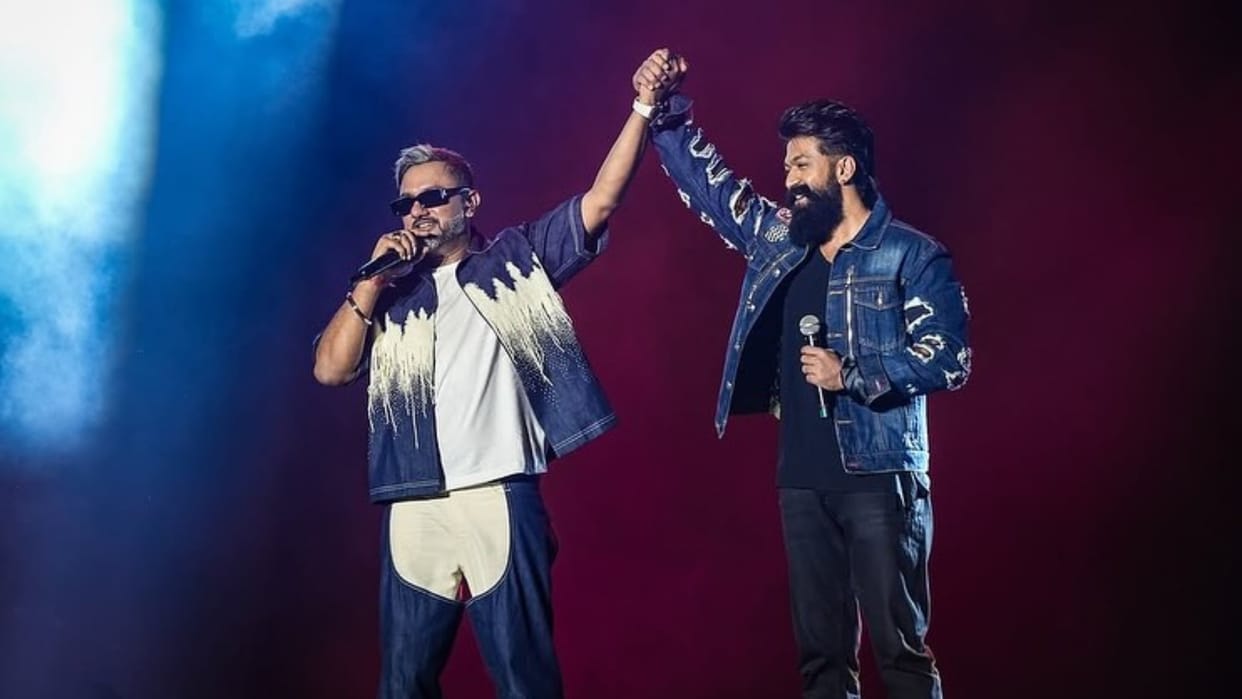 Actor yash joined honey singh in his mumbai concert and soon they will come on screen together