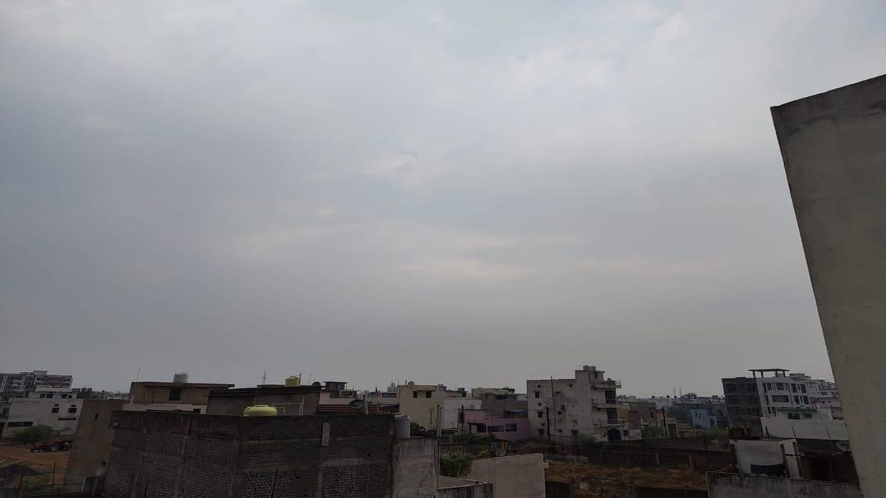 Thunderstorm and drizzle in morning in capital Raipur, chances of rain across state today, know alert