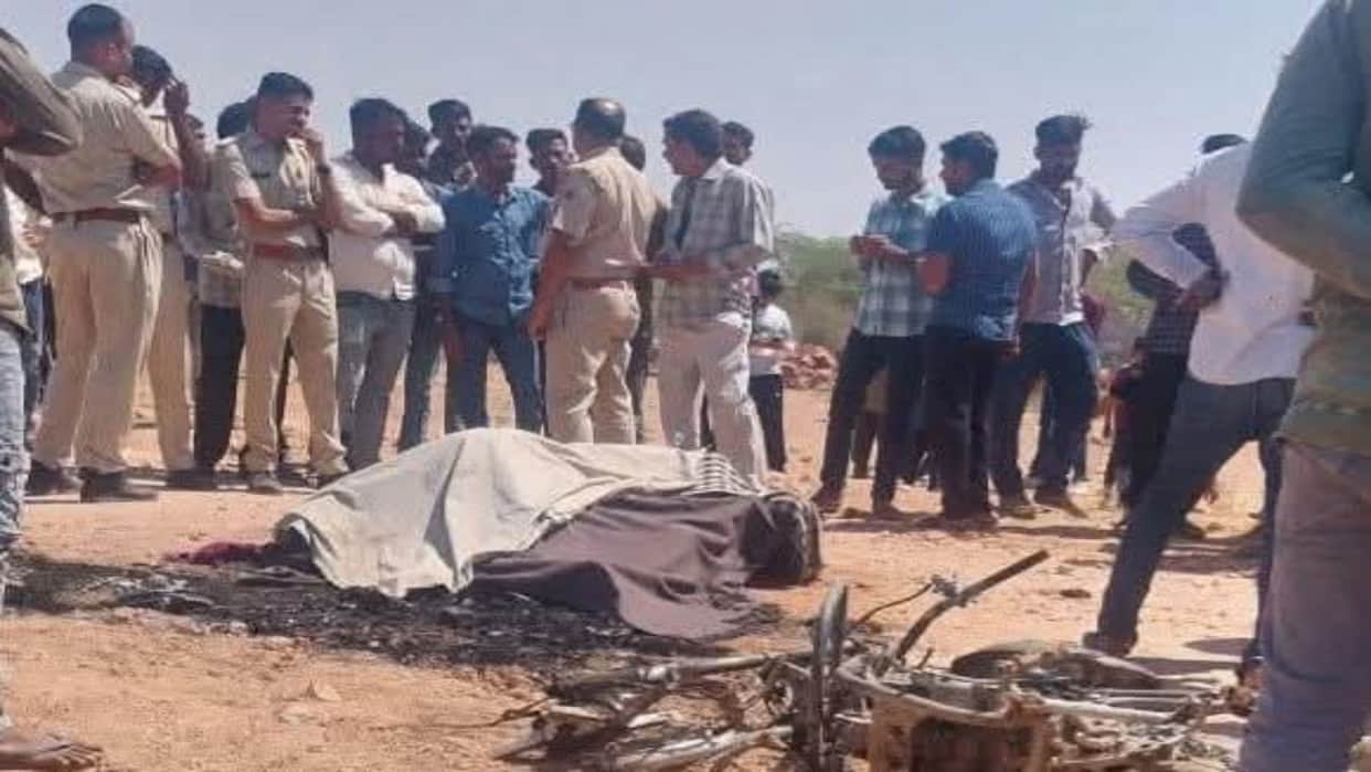 Nagaur News: Hanging electric wire took away three lives, MP Hanuman Beniwal demanded 15 lakh compensation