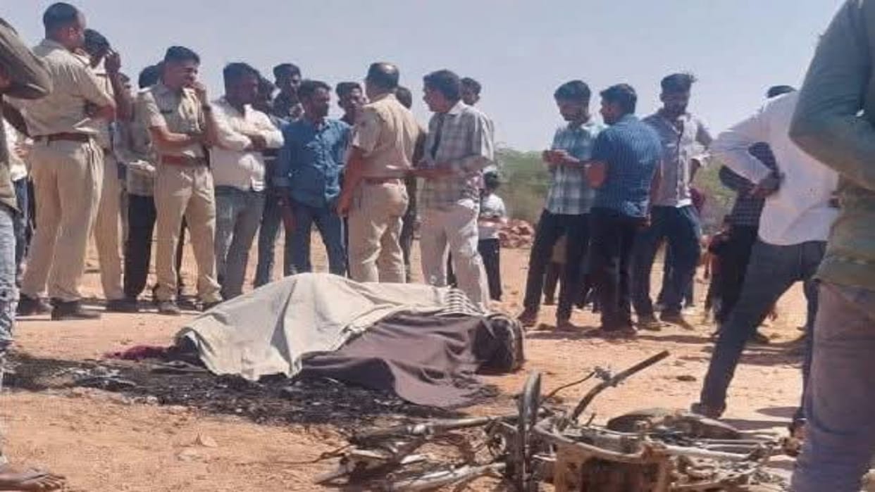 Nagaur News: Hanging electric wire took away three lives, MP Hanuman Beniwal demanded 15 lakh compensation