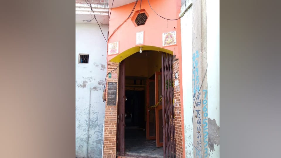 Saharanpur Murder News Bjp Leader Yogesh Shoots and Throws Children From Roof Full Details in Hindi