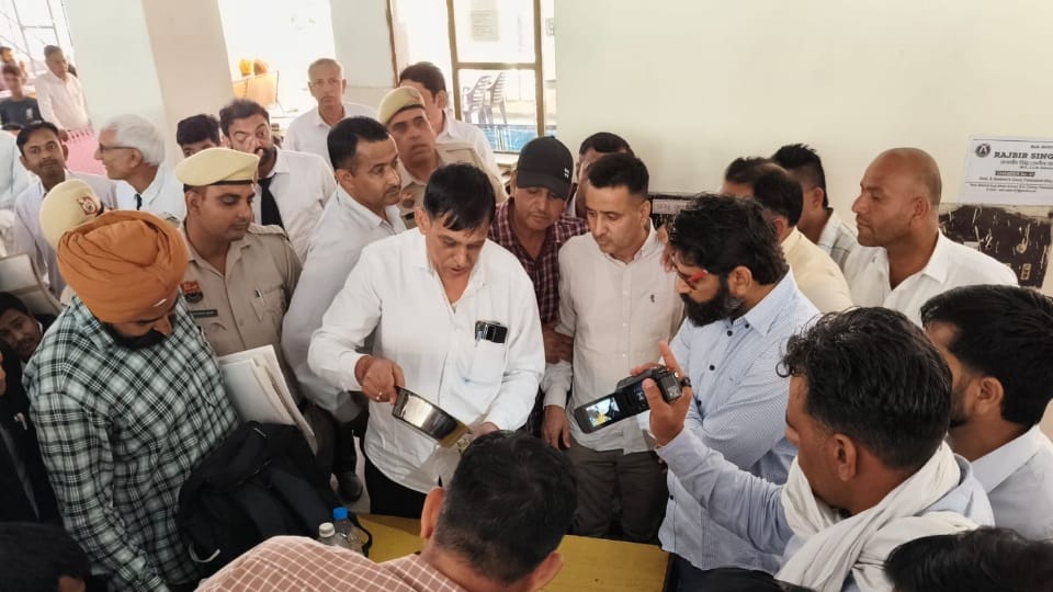 Panchkula Education Department clerk arrested for taking bribe in Fatehabad
