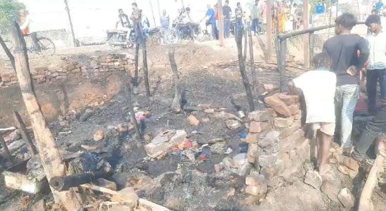 Bihar News: Four children burnt in a fierce fire in Patna, two died; mosquito repellent: Patna News