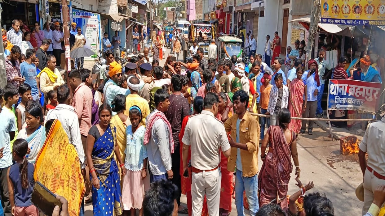 Communal Clash Over Music Leads to Violence in Buxar District Many Injured Bihar News in Hindi