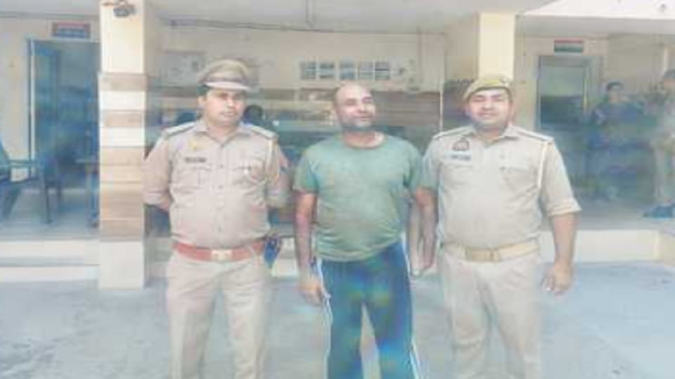 Moradabad: 50 lakh extortion demanded exporter, retired ITBP inspector arrested