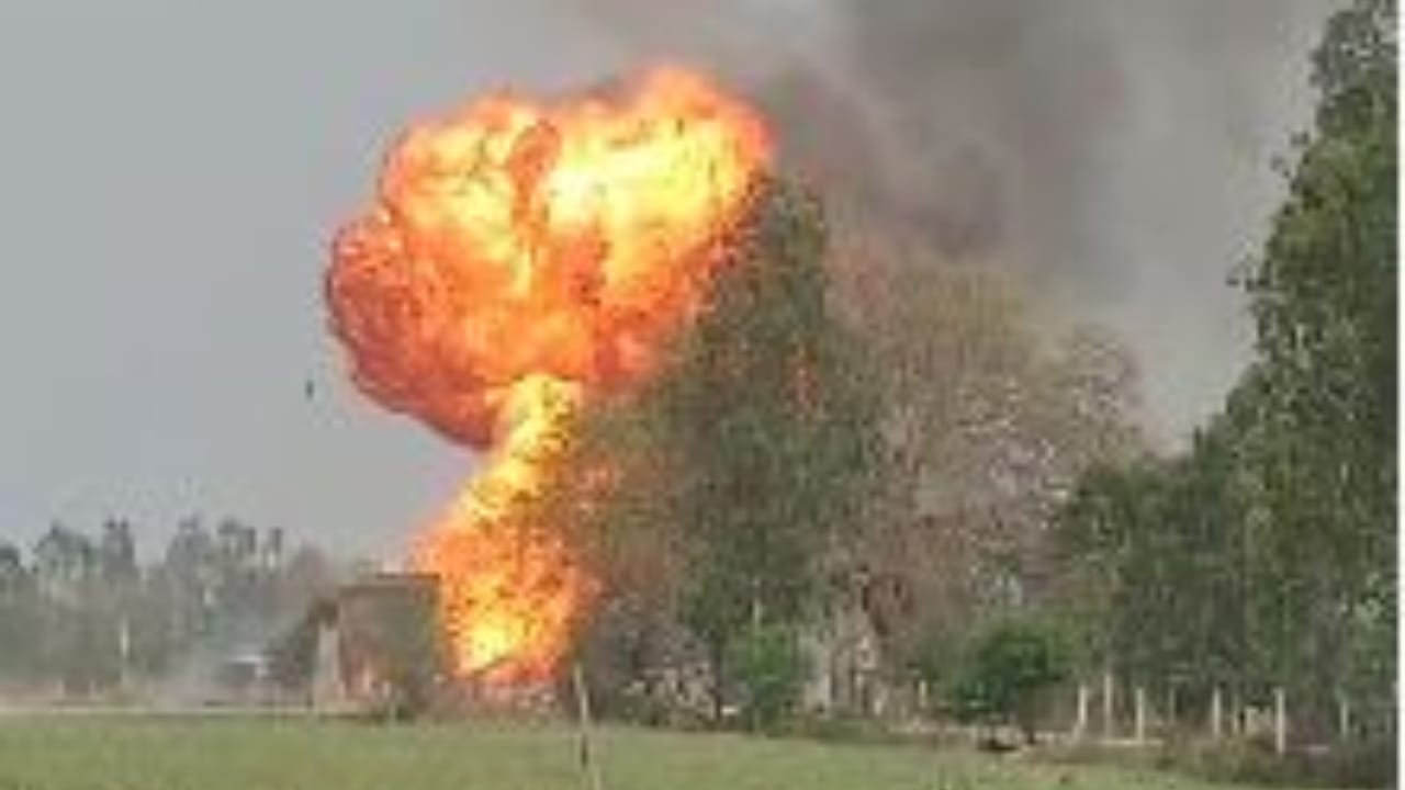 Bareilly Gas Cylinders Explosion Like Fireworks Check Full Timeline Details in Hindi
