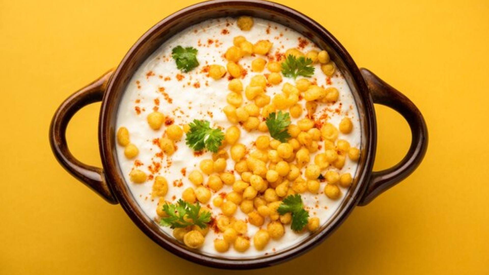 If you want to keep your body cool in summer then definitely include raita in your diet know the recipe here